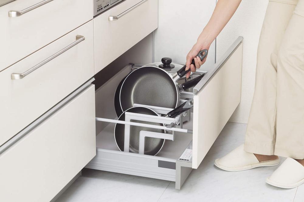 Other Equipment. Maeru large capacity space in room in a large pot and pans. If the frying pan or saucepan is upright storage, Grasp the handle, Immediately out Ease.