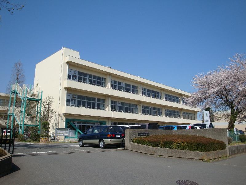 Primary school. 265m until Shirai City Oyamaguchi Elementary School