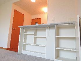 Kitchen. Counter ^ under the kitchen storage space