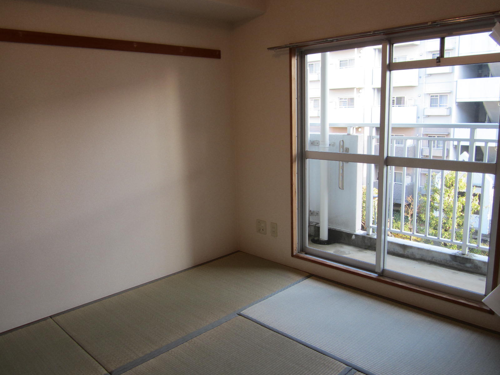 Other room space. 6-mat Japanese-style room