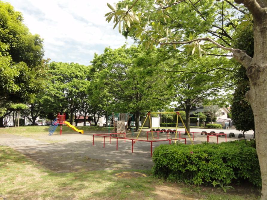 park. 510m until Kuranami park