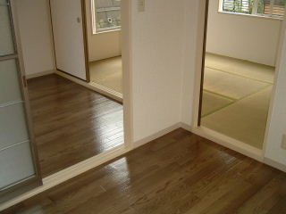 Living and room. Western-style Japanese-style room from the kitchen