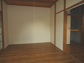 Living and room. Is a Western-style room