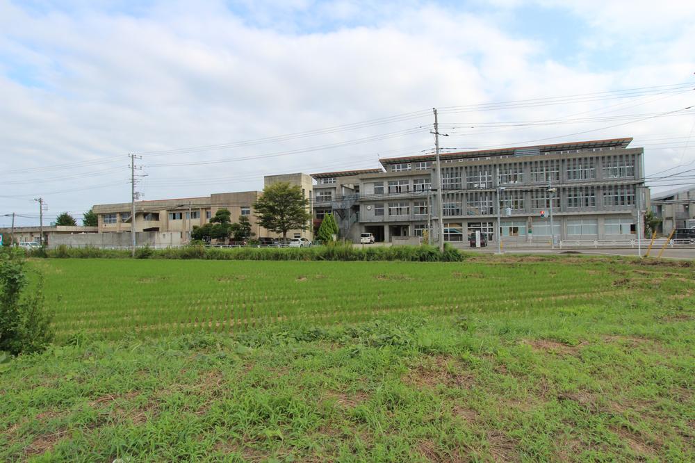 Primary school. Togane Tatsuhigashi to elementary school 1700m