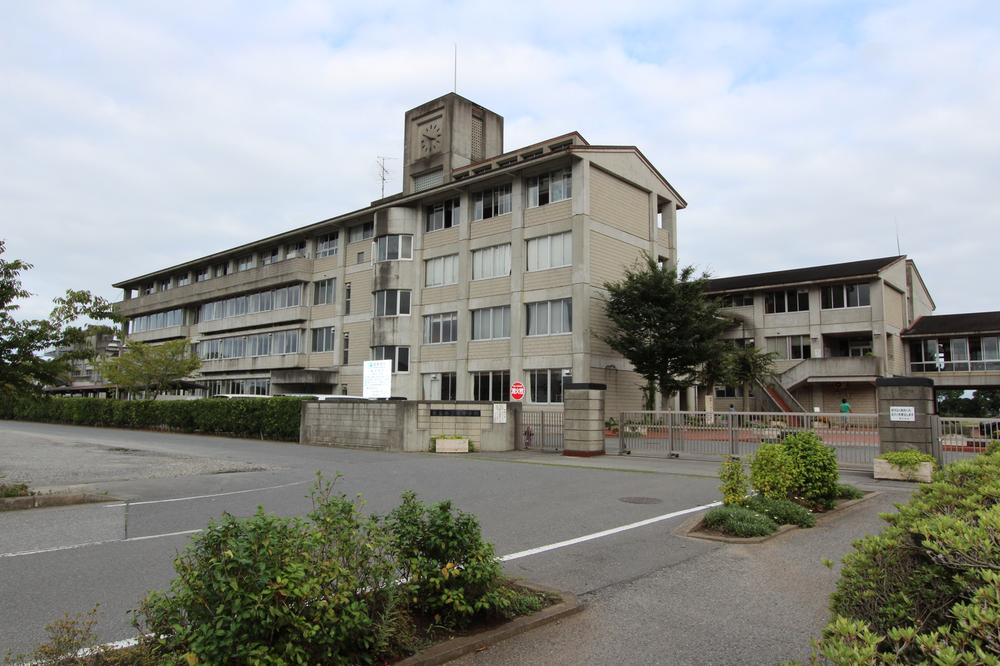 Junior high school. Togane Tatsuhigashi to elementary school 1800m