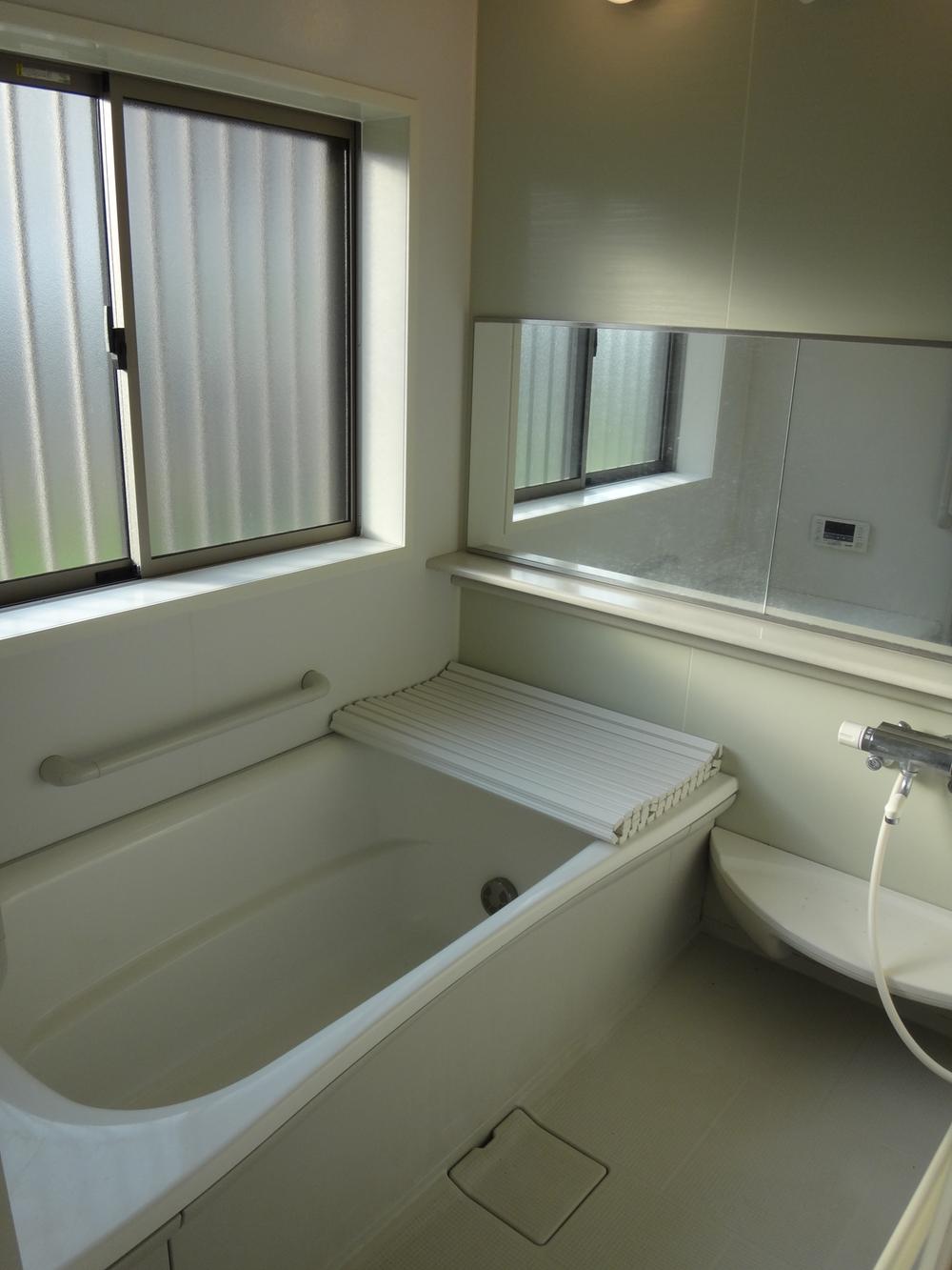 Bathroom. Local (May 2012) shooting