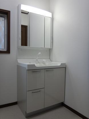 Wash basin, toilet