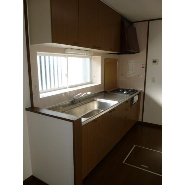 Kitchen. "System kitchen (with under-floor storage)"