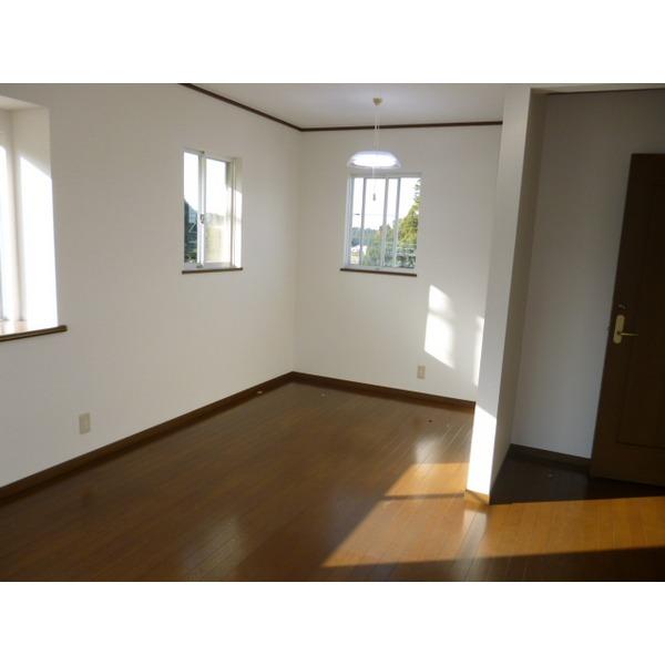 Non-living room. "Western-style (study space)"