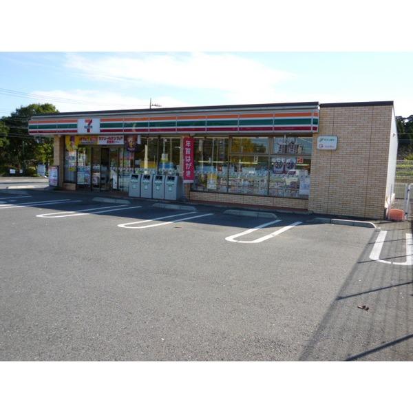 Convenience store. Lawson Togane until Lakeside Hill shop 213m "Seven ・ Eleven Hiyoshidai shop "