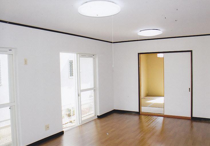 Other introspection. Easy-to-use Japanese-style room is next to the LDK
