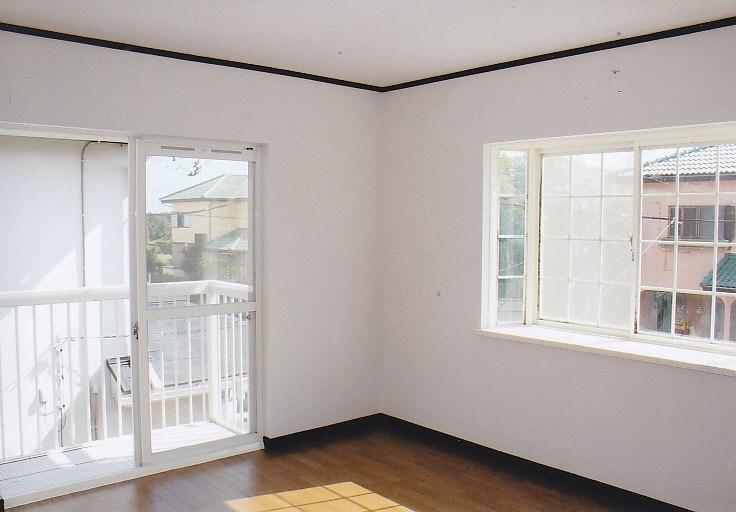Other introspection. Western-style of the southeast corner room