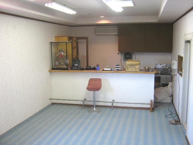 Non-living room. Second floor