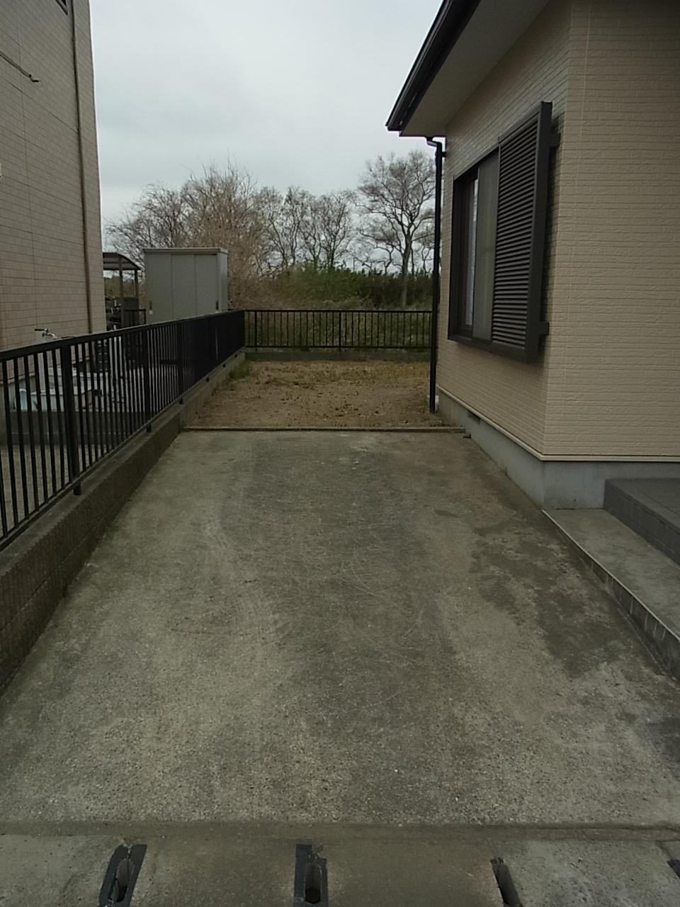 Parking lot. Local (March 2013) Shooting