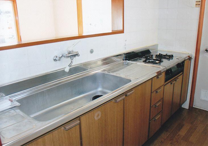 Kitchen. The design of the kitchen had settled