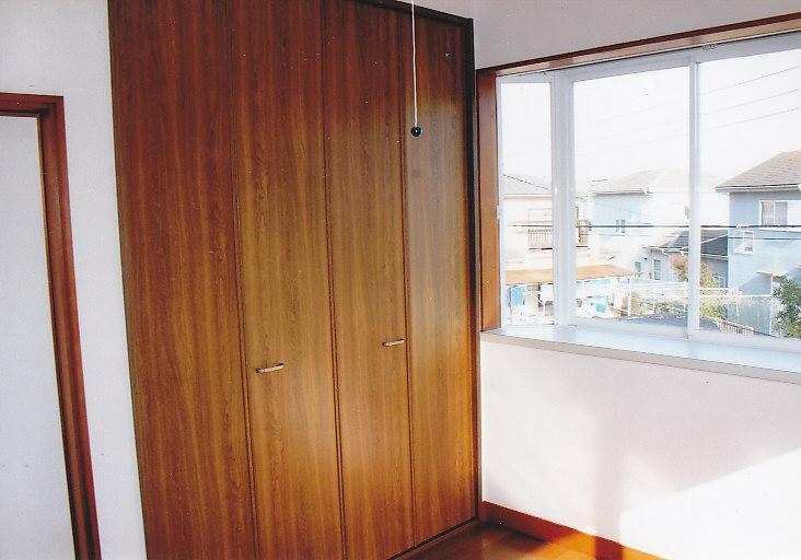 Other introspection. Storage lot with a closet