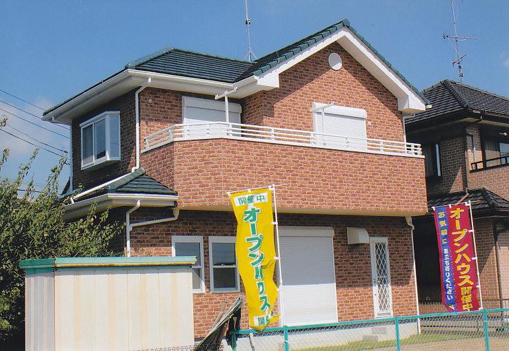Local appearance photo. The appearance of the tile-tone design