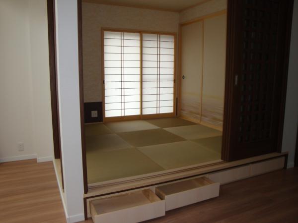 Non-living room. Stylish Japanese-style room next to the living