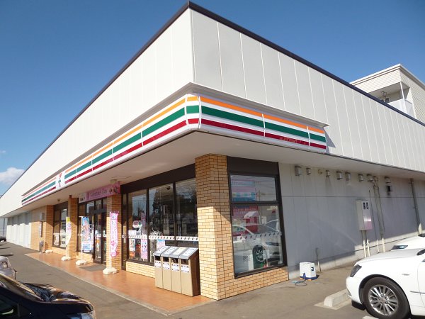 Convenience store. 1360m to Seven-Eleven (convenience store)