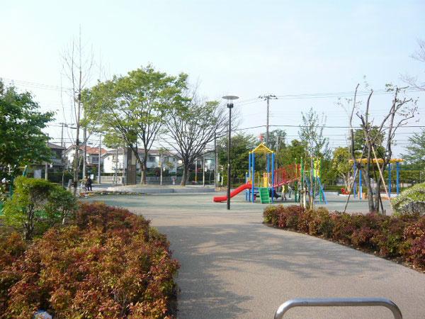 Other. I can play with confidence to the nearest park "Mihama east second park" (about 30m) Children are evening.
