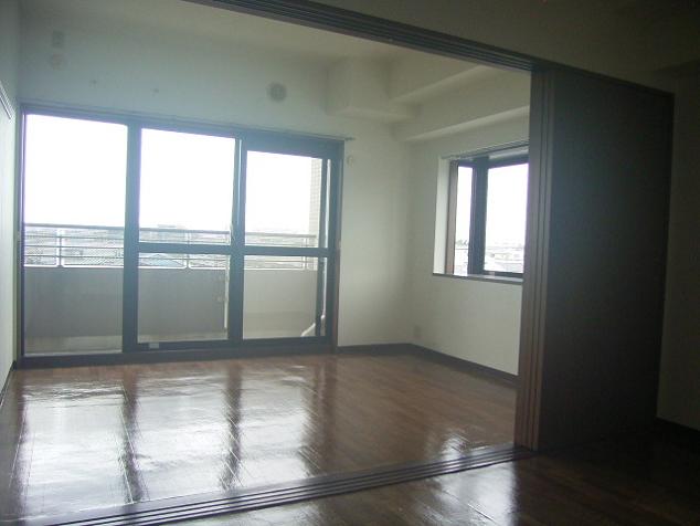 Other room space. It can also be used as living space by opening the door ☆