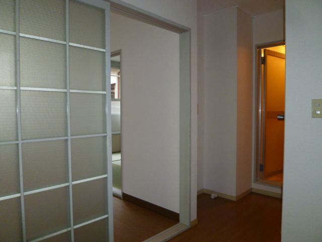 Living and room. There is also a dining space, It can also be used as a 1LDK by removing the door