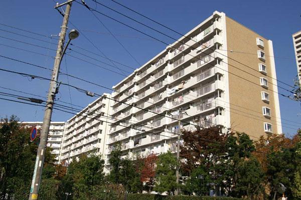 Local appearance photo. Close from the station 1 Building! !