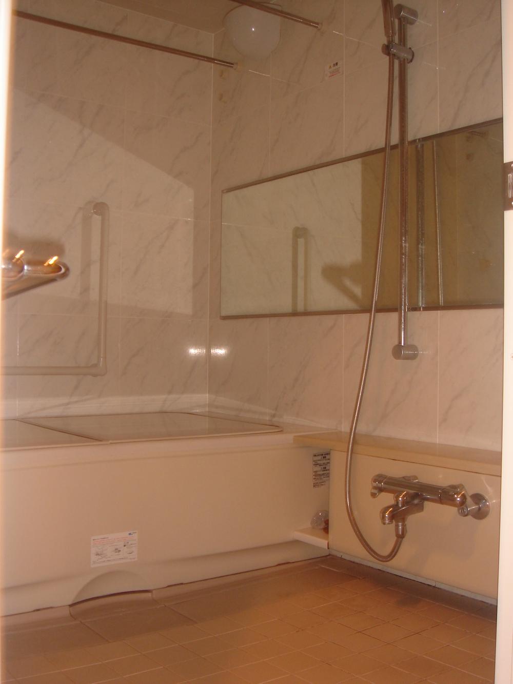 Bathroom. Indoor (12 May 2013) Shooting