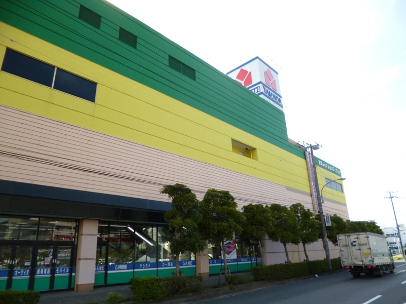 Home center. Yamada Denki Tecc Land Minamigyotoku store up (home improvement) 450m