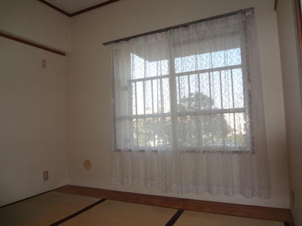 Non-living room. Japanese-style room 4.5 tatami Housed there