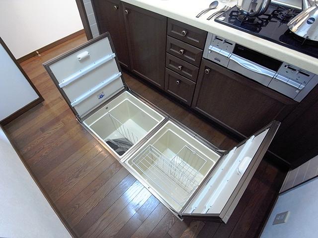 Kitchen. Kitchen floor storage