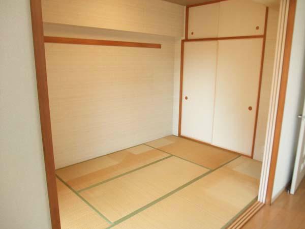 Other. 6.0 Pledge of Japanese-style living room with an adjacent