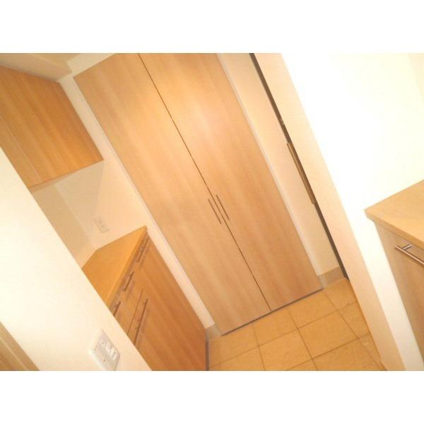 Entrance. Storage lot