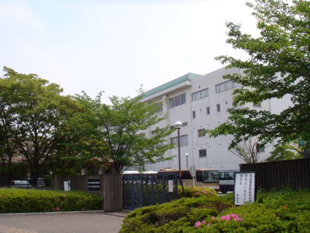 Junior high school. Private Tokai comes Urayasu High School Middle School until the (junior high school) 1400m