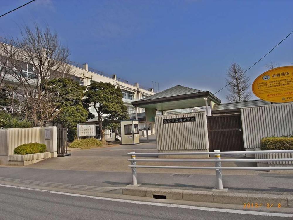 Junior high school. 787m to Urayasu Horie Junior High School