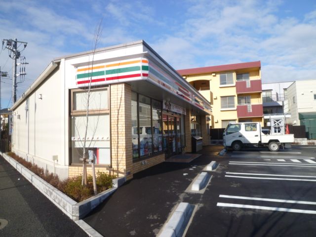 Convenience store. 280m to Seven-Eleven (convenience store)