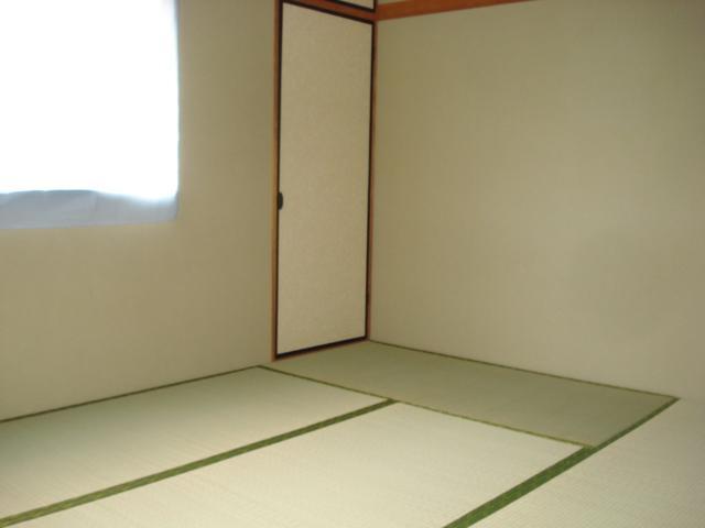 Living and room. Tatami There are beautiful and clean