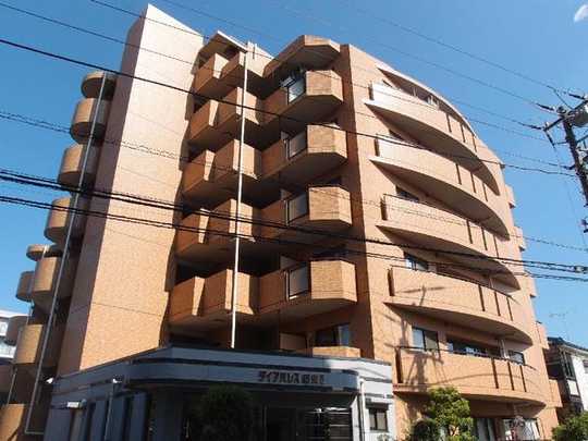 Local appearance photo. The building is a photograph of appearance.