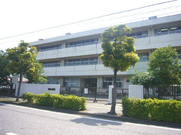 Other. "Mimyo River Junior High School" (about 370m)
