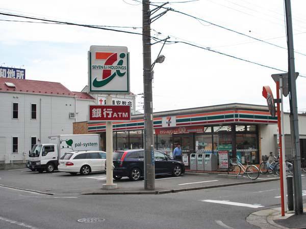 Convenience store. 820m walk from the Seven-Eleven Imagawa 4-chome store about 11 minutes