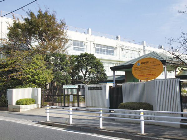 Surrounding environment. Urayasu Minami Elementary School (2-minute walk, About 160m)