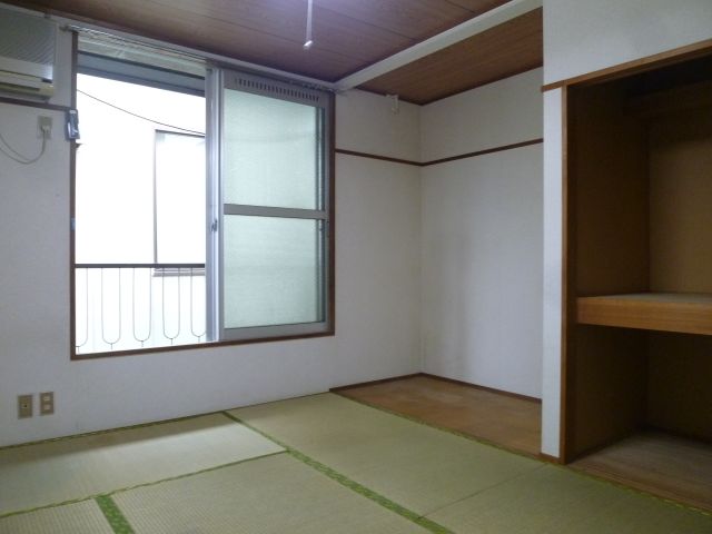 Living and room. Japanese-style room 6 quires