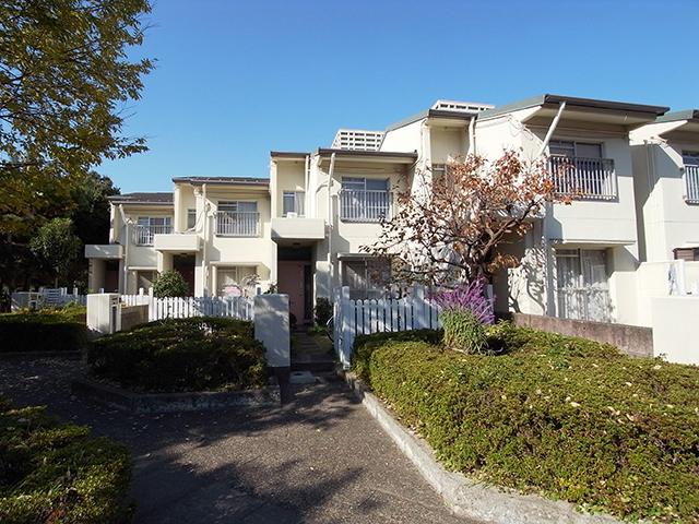 Local appearance photo. 2-storey terrace house