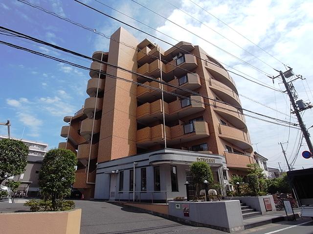 Local appearance photo. Situated in a quiet, residential area