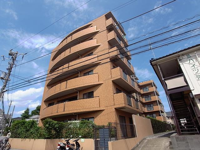 Local appearance photo. 14-minute walk from Urayasu Station of the rapid stop station