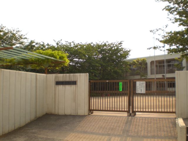 kindergarten ・ Nursery. Horie kindergarten (kindergarten ・ 390m to the nursery)