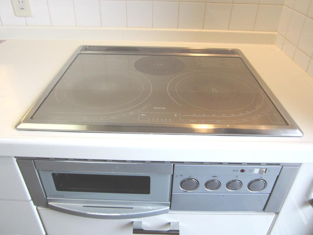 Kitchen. Cleanliness ・ safety ・ Convenient ・ Adopted IH cooking heater to achieve a high heating power!