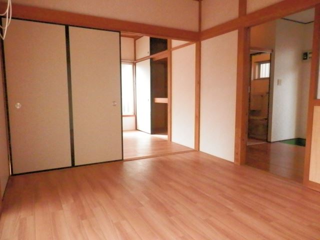 Living and room. 6 Pledge Western-style, It was the tatami flooring