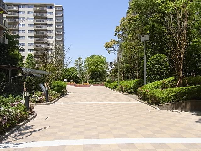 Other common areas. Erushiti Shin-Urayasu in the main street