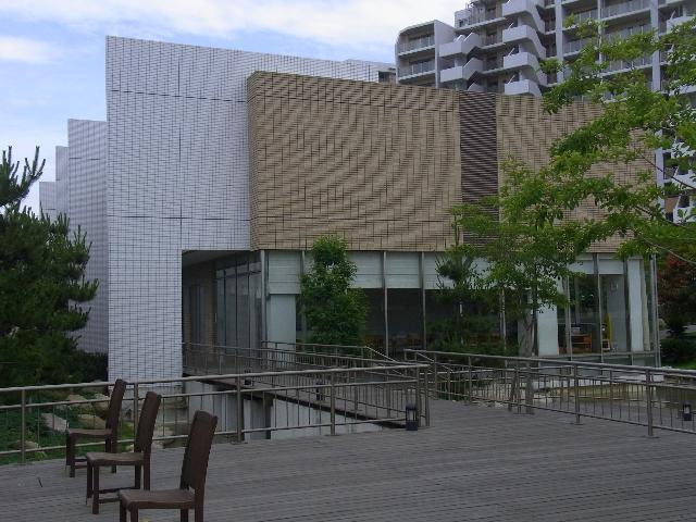 Entrance. Common areas